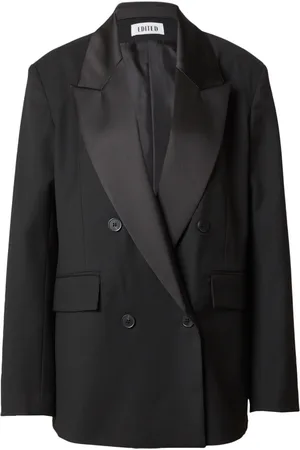 EDITED the label Blazer 