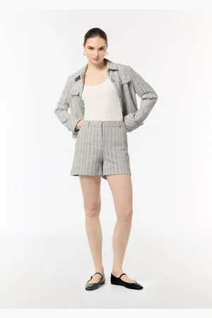 Comma, Shorts