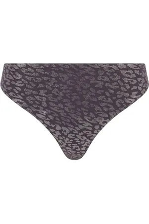 Chantelle String