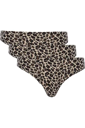 Chantelle String