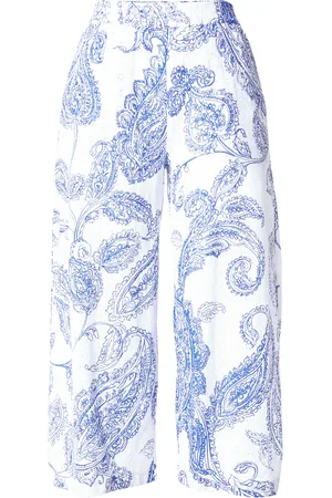 Emily van den Bergh Hose
