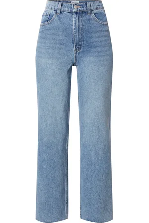 EDITED the label Jeans 