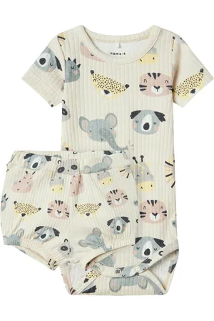 NAME IT Set: Body und Shorts 