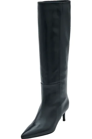 EDITED the label Stiefel 