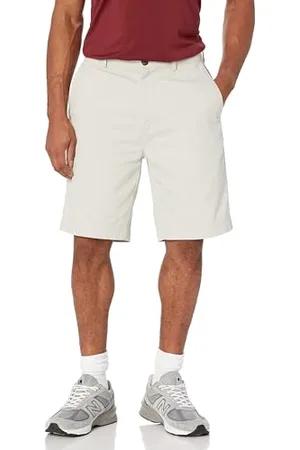 Amazon Herren Klassisch Geschnittene Chinoshorts, 23 cm, , 44W