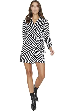 Trendyol Damen Figurbetont Wickelschnitt V-Ausschnitt Webstoff Kleid, , 40