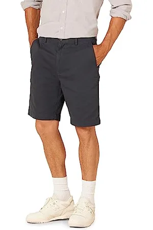 Amazon Herren Klassisch Geschnittene Chinoshorts, 23 cm, , 30W