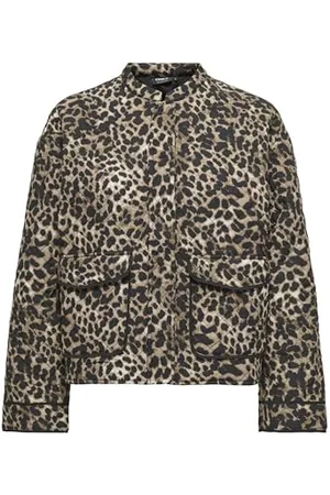 ONLY Damen Onlhallie Quilted Jacket OTW Noos Alltagskleidung Steppjacke Mit Knopfdetail Und Fronttaschen, , m