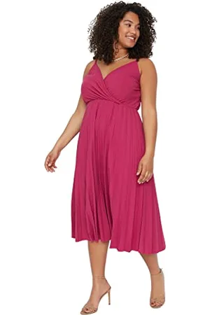 Trendyol Damen Women line Regular Fit Knit Plus Size Dress Kleid, Midi, A-Linie, lockere Passform, Strickkleid, Übergröße, , XXL Größen
