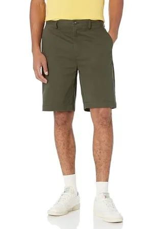 Amazon Herren Klassisch Geschnittene Chinoshorts, 23 cm, , 32W
