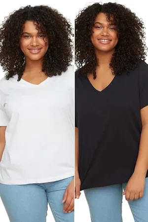 Trendyol Damen Damen T-shirt mit V-ausschnitt, Normale Passform, Übergröße Hemd Lässig, , 4XL