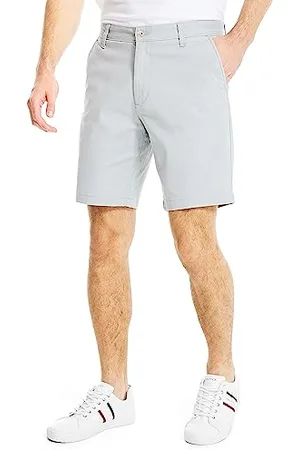 Nautica Herren Classic Fit Flat Front Stretch Solid Chino Deck Legere Shorts, grau , 33W