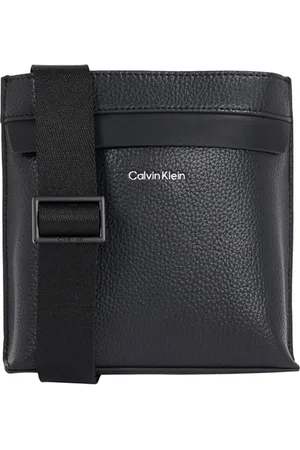 Calvin Klein Herren Umhängetasche Must Flatpack Klein, Schwarz (Ck Black), Einheitsgröße