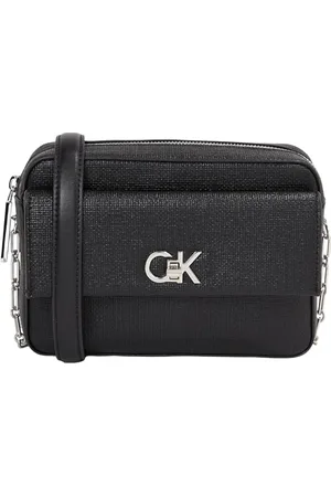 Calvin Klein Damen Crossbody Bag Tasche mit Tragekette, Schwarz (Ck Black), Einheitsgröße