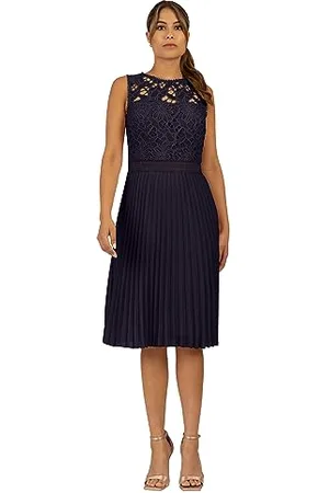 Apart APART Cocktailkleid aus plastischer Spitze und Plisseefalten, , 42