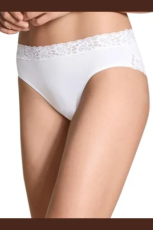 Calida Natural Comfort Lace Slip Damen, Regular Cut, aus hochwertiger Supima-Baumwolle, mit femininen Spitzendetails