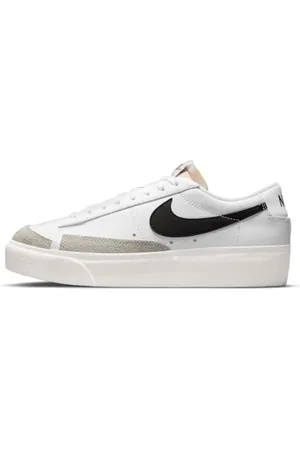 Nike Damen Blazer Low Platform Sneaker, White/Black-Sail-Team Orange, 44 EU