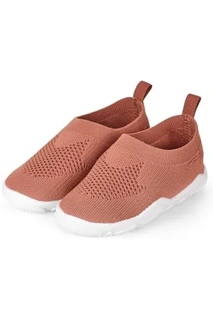 Sterntaler Badeschuhe einfarbig - Kinder Aquaschuhe schnelltrocknend - Unisex Schwimmschuhe, bequeme Strand Slipper, lehmbraun, Größe 26