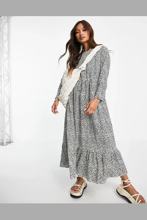 Glamorous – Midi-Hängerkleid in mit plissiertem Saum und Blümchenmuster
