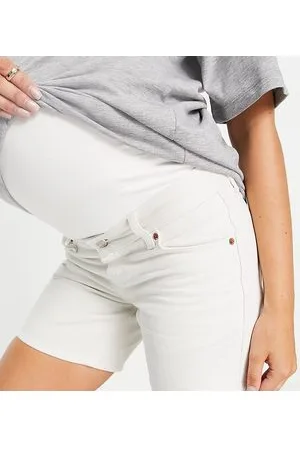 Topshop – Editor – Ultimative Shorts in Ecru