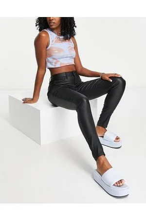 Noisy May – Callie – Beschichtete Jeans mit engem Schnitt in