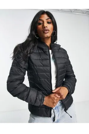 ONLY – Wattierte Jacke in mit Kapuze