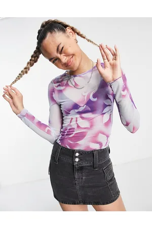 Weekday – Langärmliges Shirt aus Netzstoff mit Blumenmuster in Lila