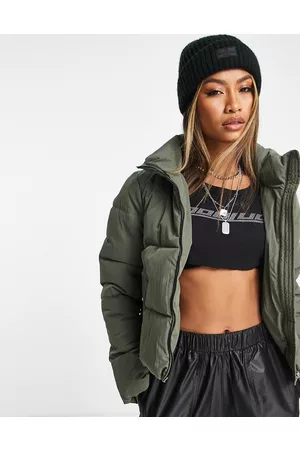 ONLY – Wattierte Jacke in Khakigrün