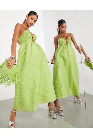 ASOS – Strukturiertes Midi-Trägerkleid in Olivgrün mit Zierausschnitt und gestuftem Saum