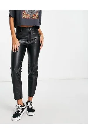 ONLY – Emily – Knöchellange Hose aus Kunstleder in