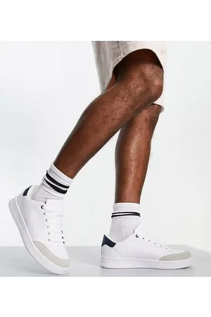 Truffle Collection Wide Fit – Schnür-Sneaker in Weiß und Marineblau