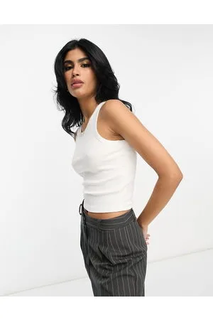 NA-KD X Hanna Schonberg – Tanktop mit gerippten Details in