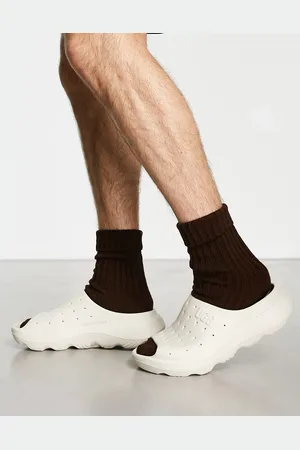 UGG – Slide It – Geformte Clogs in Sand