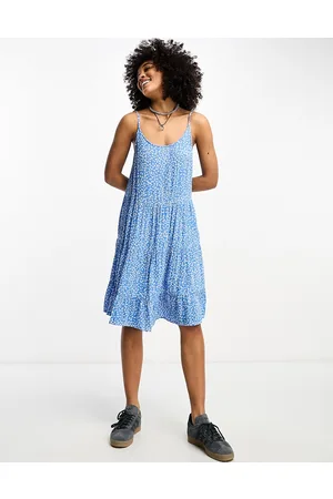 ONLY – Gestuftes Minikleid in mit Blumenmuster