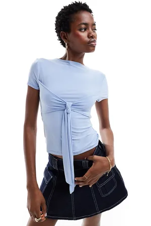 COLLUSION – Baby Fit T-Shirt in Hellblau mit Schleife vorne