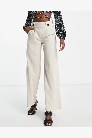 JDY – Dad-Hose in Steinbeige mit Knopfdetail und weitem Schnitt