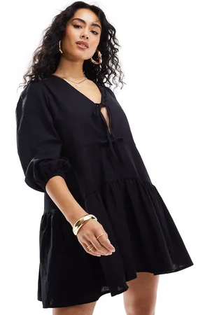 Esmée – Gestuftes Mini-Strandkleid in mit geschnürter Vorderseite