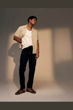 Topman – Schmal zulaufende, feste Jeans in