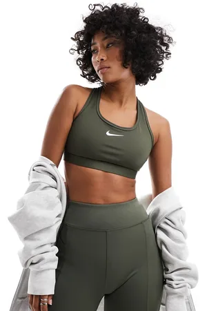 Nike – Dri-FIT – Sport-BH in Khaki mit mittlerer Stützfunktion und Swoosh-Logo