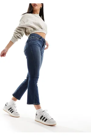 River Island – Bootcut-Jeans mit kurzem Schnitt in Dunkelblau