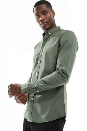 New Look – Langärmliges Hemd mit körperbetontem Schnitt in Khaki