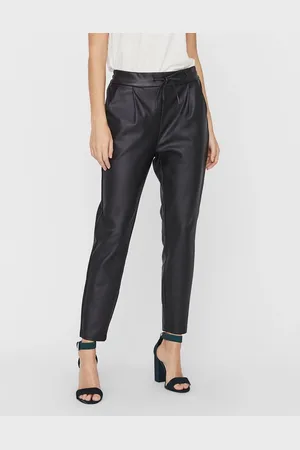 VERO MODA – Jogginghose in mit Leder-Optik und Taillenschnürung