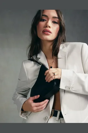 ASOS – Asymmetrische Schultertasche in