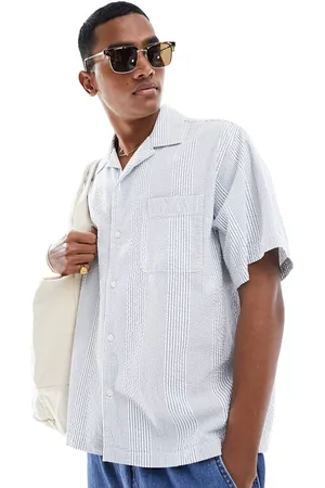SELECTED – Kastiges Oversize-Hemd aus Seersucker in Blau gestreift mit Reverskragen