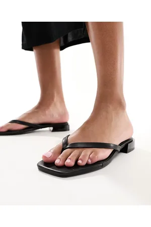 ASOS – Felicity – Schmale, flache Zehenstegsandalen in