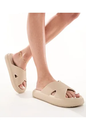 ASOS – Forever – Slider mit gekreuzten Riemen und dicker Sohle in Beige