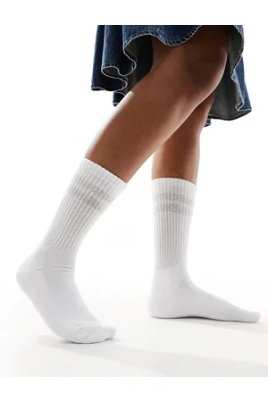 VERO MODA – Gerippte Sportsocken in und Grau