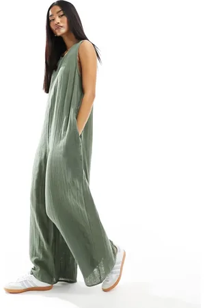 ASOS – Jumpsuit in Khaki mit Hosenrock-Design und Rundhalsausschnitt