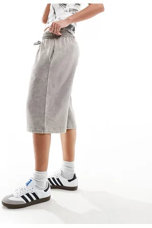 ASOS – Lange, schwere Sweatshorts in Acid