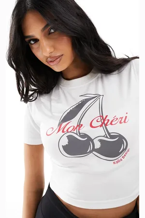 Kaiia – Knapp geschnittenes T-Shirt in mit Kirsch-Motiv